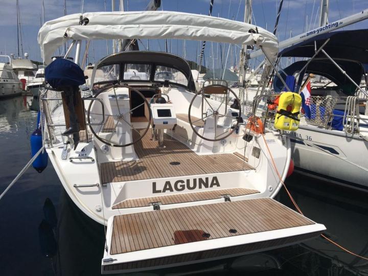 Top sail boat for rent - yacht charter in Rovinj, Croatia.