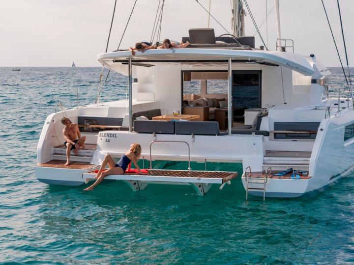 Rent a catamaran in Grenada, Caribbean Netherlands and discover boating on a catamaran.