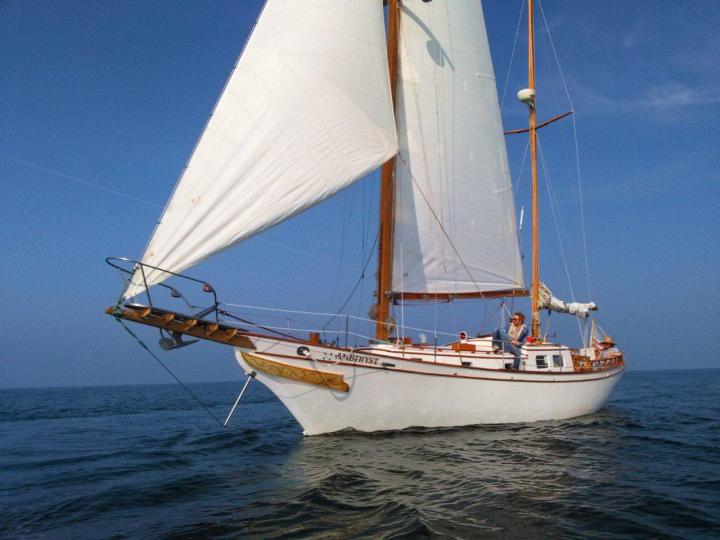 Sailing Classic Luxury Yacht