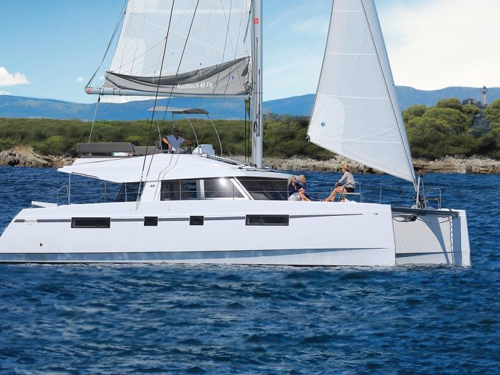 Yacht charter in Cannigione, Italy - a 8 guests catamaran for rent. Fiammetta - 45ft.