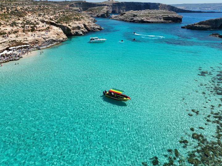 Private Comino Boat Charter – Blue Lagoon & Hidden Caves (26ft Speedboat)