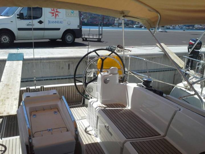 Rent this affordable sailboat in Salerno, Italy and discover the beauty of the Amalfi Coast from the water.
