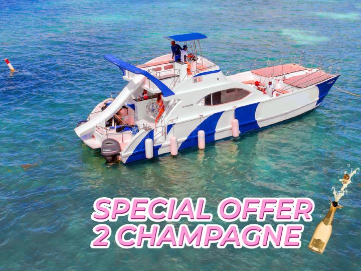 Private Catamaran cruise, wedding vows, Bachelorett and party boats.🛥️🎉🏝️💕🥂🎂