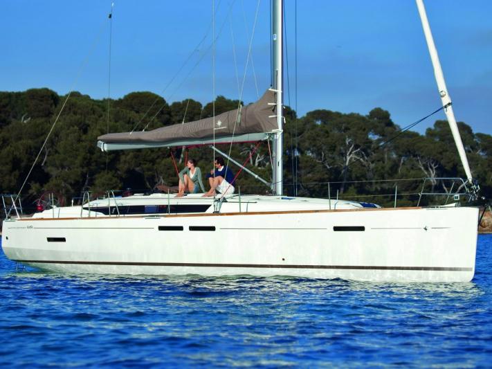 Nizza - a 44ft boat for rent in San Gregorio-bagnoli, Italy. Enjoy a great yacht charter for 8 guests.