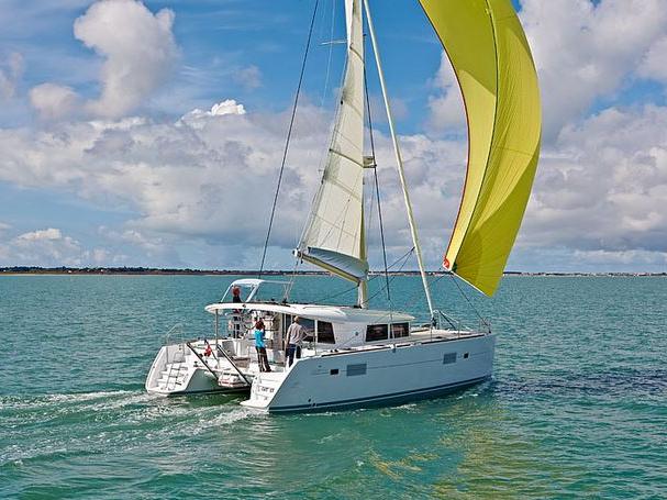 Catamaran rental in Mahe, Seychelles - discover vacation on a boat for up to 8 guests.