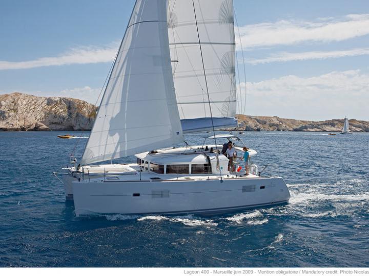 Yacht charter in St. Maarten, Caribbean Netherlands - a 8 guests Catamaran for rent. SILK PANTS - 39ft.