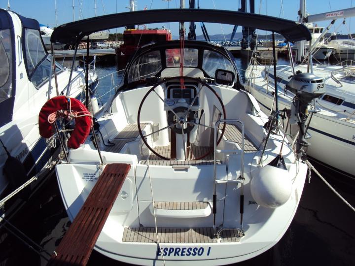 Vodice, Croatia affordable yacht charter - rent a sailboat for up to 4 guests.