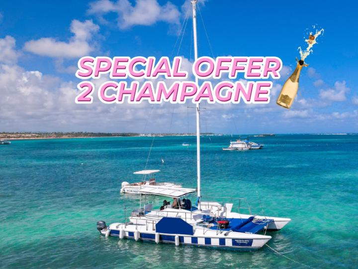 Private catamaran tour for snorkeling and celebrate your birthday