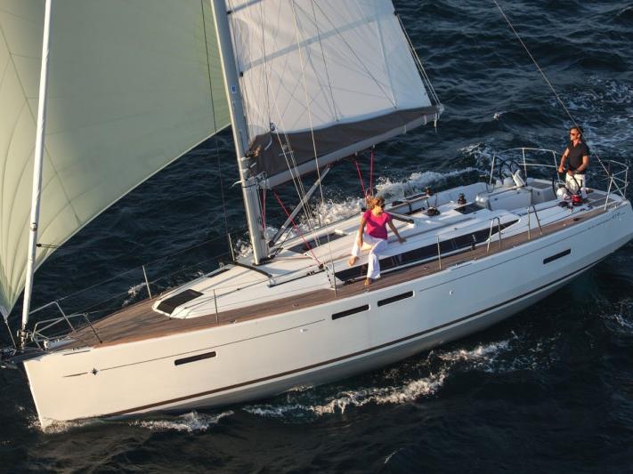 Rent a sailing boat in Key West, United States, and enjoy a perfect vacation.