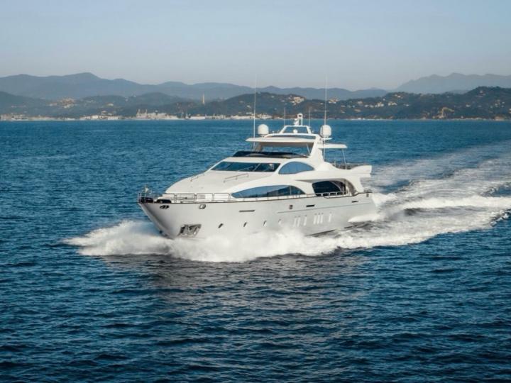 Your private gateway to luxury on the water