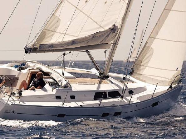 Rent a boat in Athens, Greece and discover yacht charter vacation in the Saronic gulf.