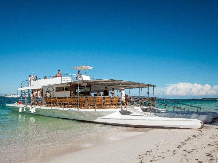 Spice rented for wedding receipt, cruise party or any kind of event! 🛥️🎉🥂💕