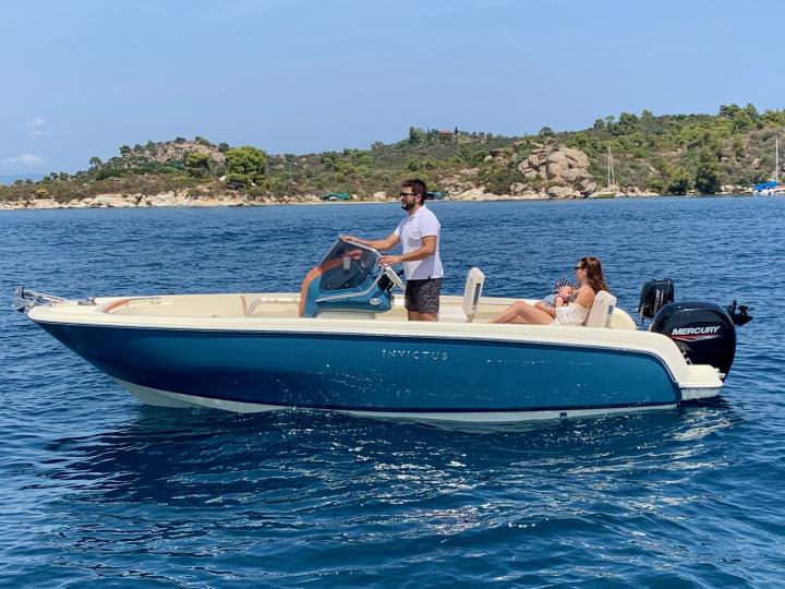 Italian Beauty Speedboat