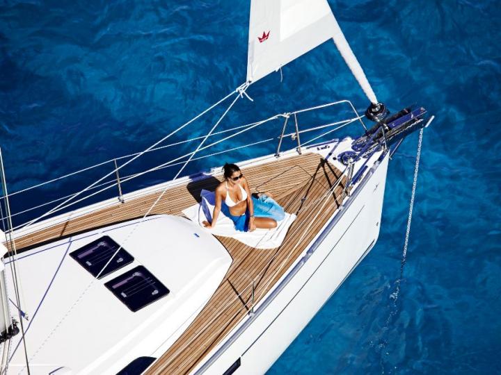 Tonnarella, Italy sailboat rental - charter a yacht for up to 8 guests.