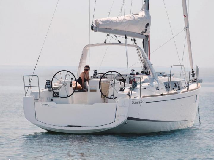 Brand new gorgeous boat for rent in Tonnarella, Italy - rent a boat for up to 6 guests.