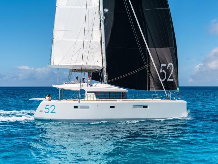 Top Catamaran boat charter in Grenada, Caribbean Netherlands - rent a Catamaran for up to 12 guests.