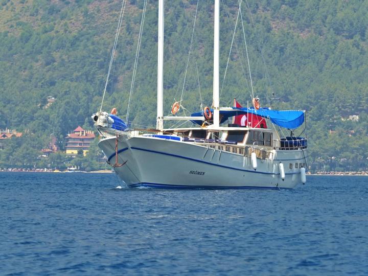 This wonderful luxury gulet sailing at the coasts of aegean and Mediterranean is 25 meters long and for 16 people
