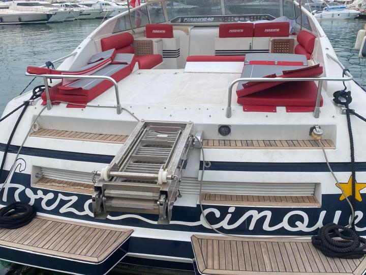 Barca a motore