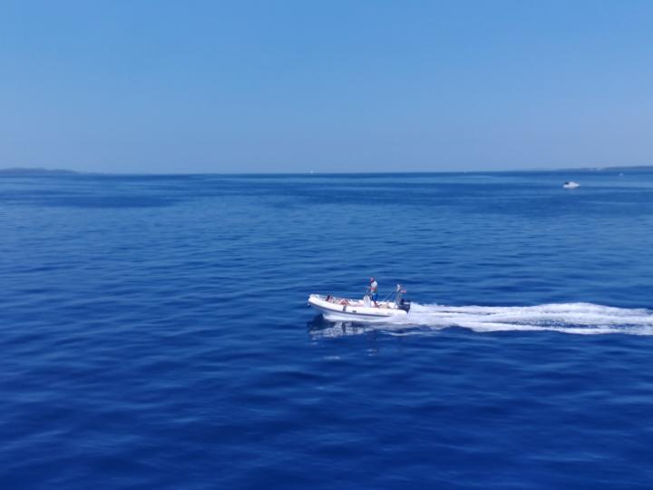 Rent a speedboat Bwa 5.5 Ugljan Island hooping