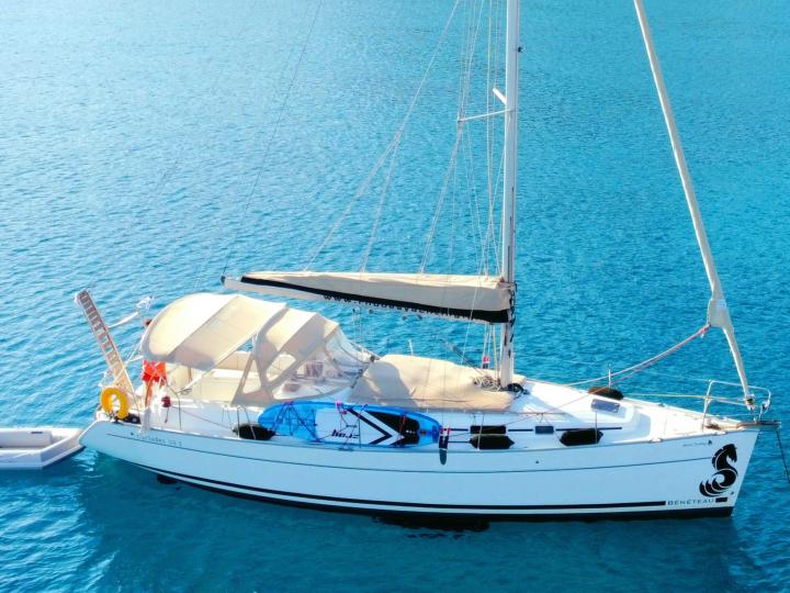 Rhodes Yachting - a 39ft boat for rent in Rhodes, Greece. Enjoy a great boat charter for 6 guests.
