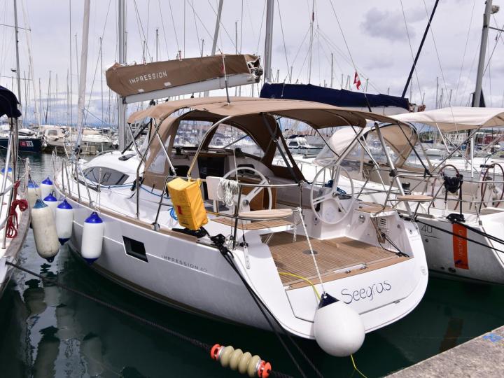 Sail boat for rent in Izola, Slovenia. Enjoy a great yacht charter for 6 guests.