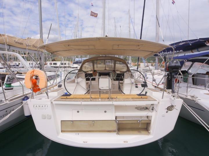 Sailing boat rental in Grenada, Caribbean Netherlands, for up to 8 guests.