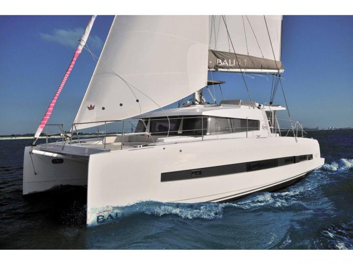 Exquisite Bali 4.1 Cat yr2020, ready to sail you to discover the Greek Islands