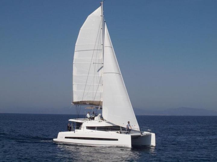 Top Catamaran boat charter in Pointe-à-Pitre, Caribbean Netherlands - rent a Catamaran for up to 8 guests. CASOAR - 40ft.