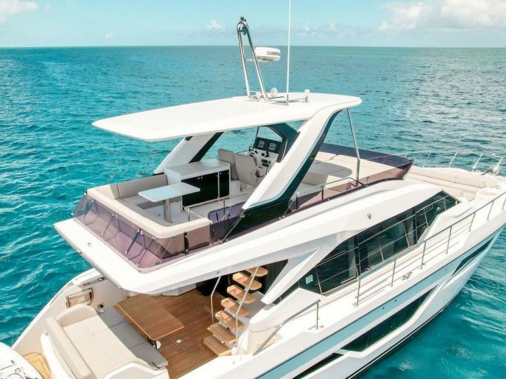 Macu 58' Ferretti Yachts 580